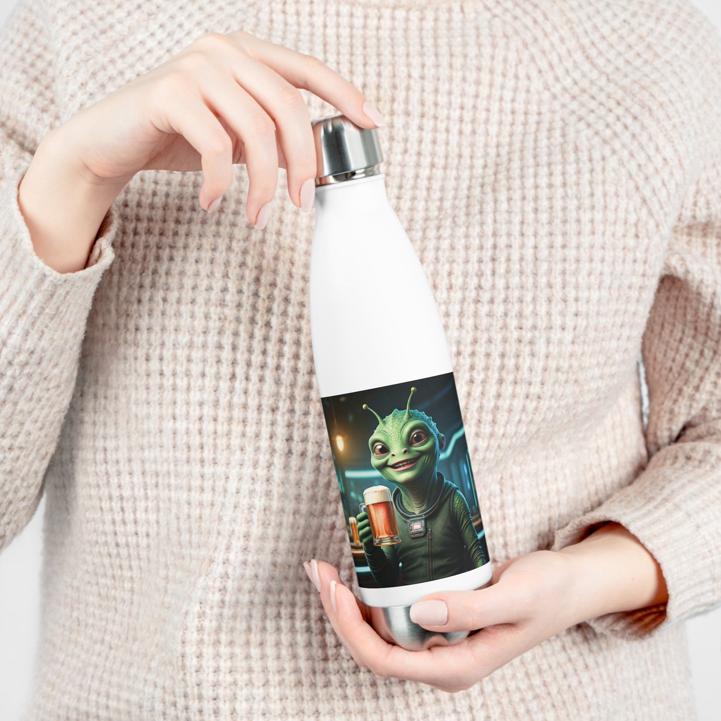 Alien TV with Beer Insulated Water Bottle: The Perfect Accessory for Your Social Nights!