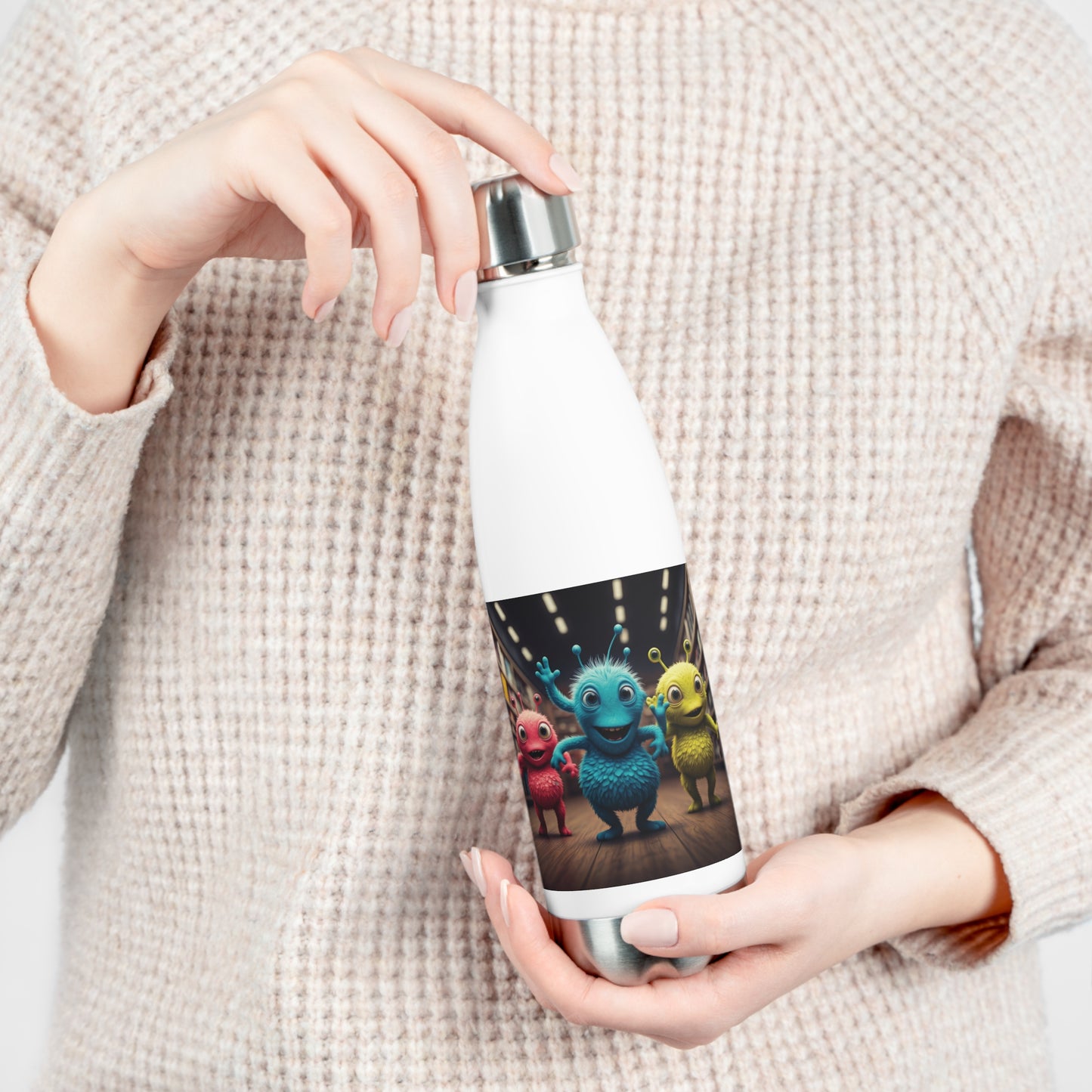 Alien Dancer Insulated Water Bottle: Hydrate with Style and Originality!