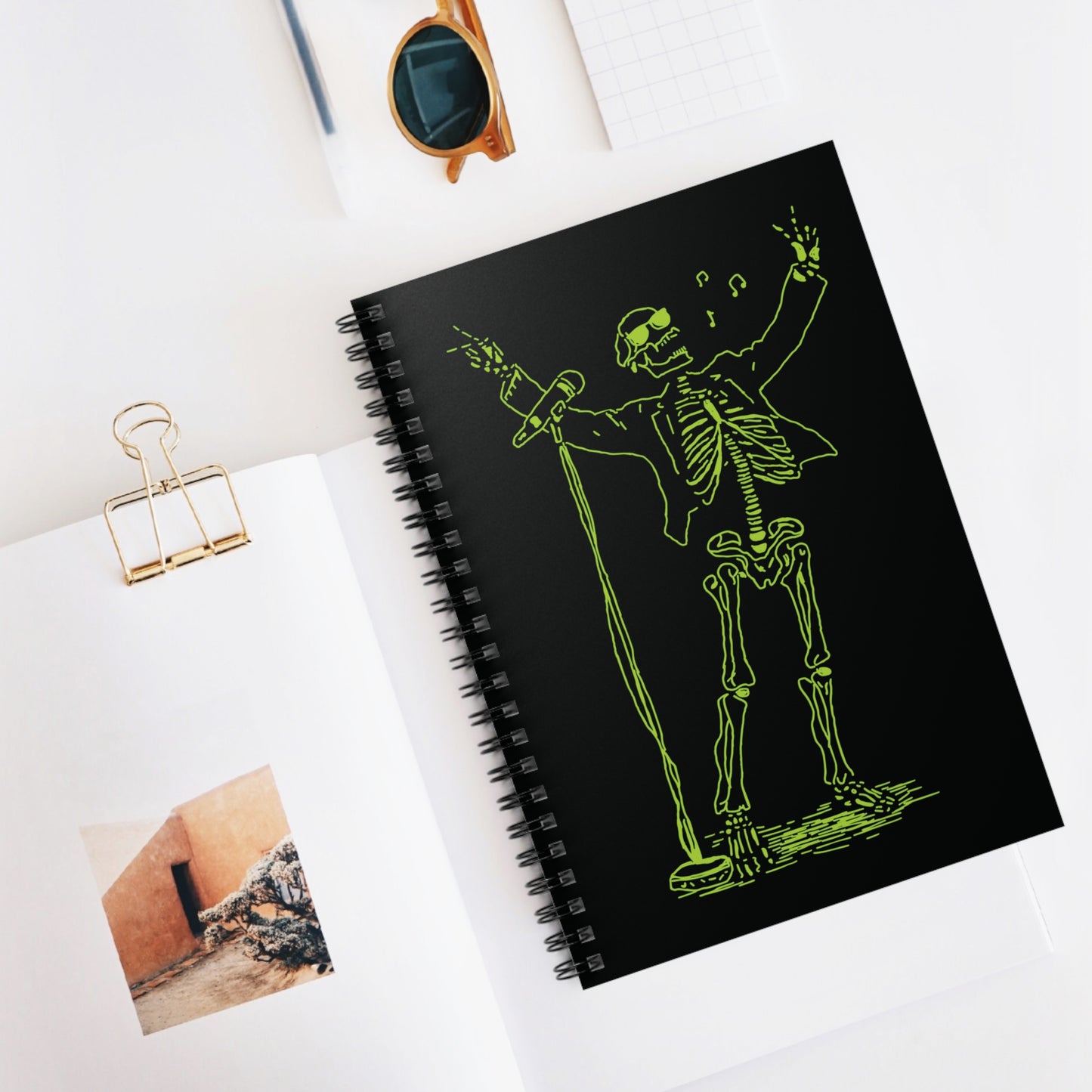 Metal Skeleton Fluo electric guitar player spiral book