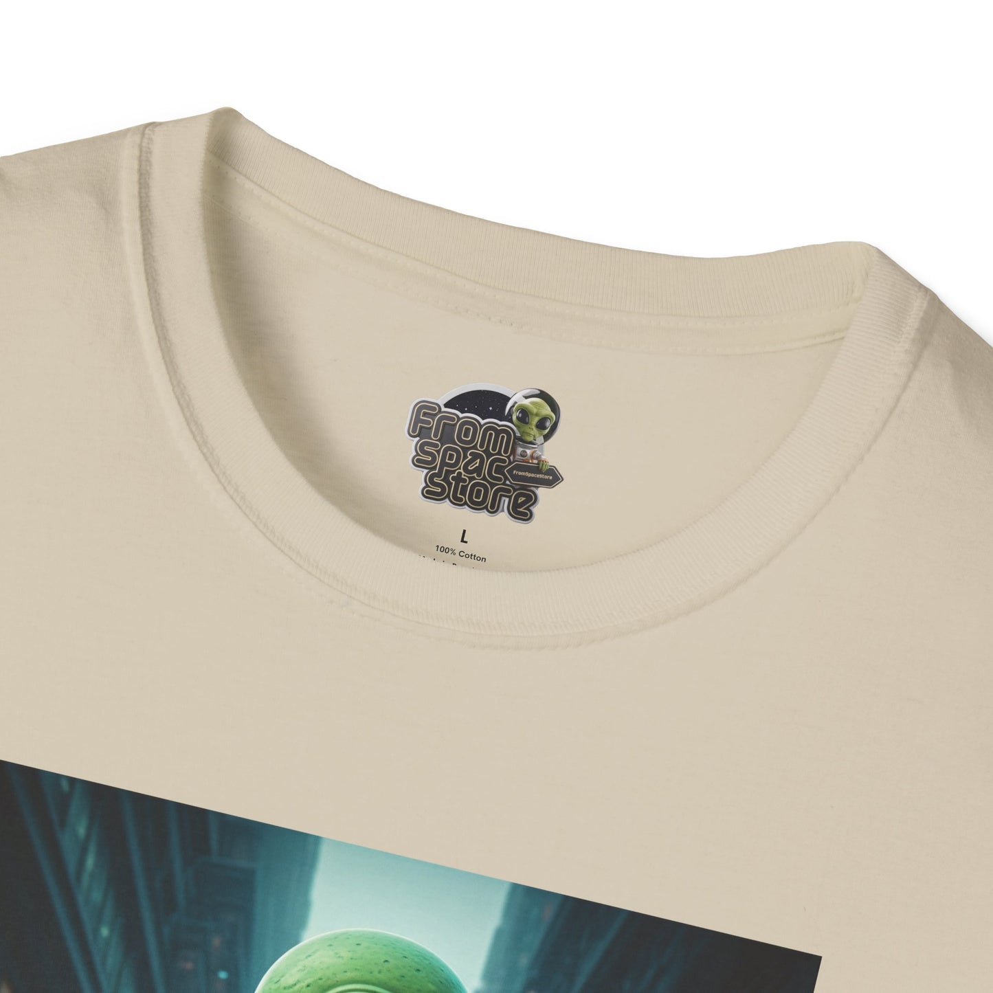 San Unisex t-shirt alien playing saxophone in city night, logo brand detail