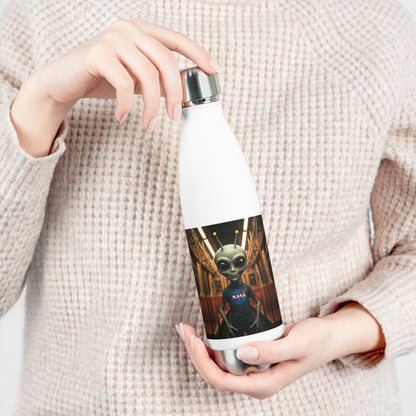 Alien in Subway" Insulated Water Bottle: Your Adventure Companion for Urban Explorations