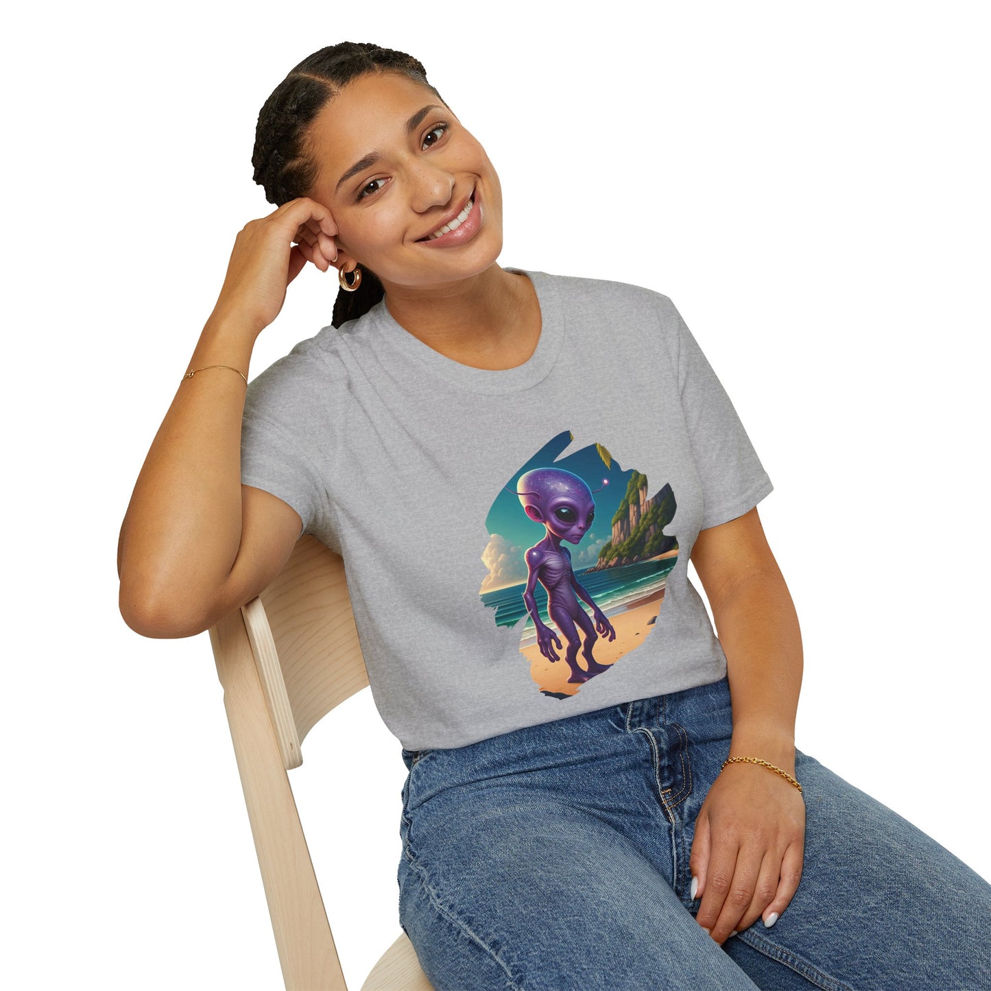 Alien at Beach T-Shirt: Funny Sci-Fi Beachwear | Organic Cotton