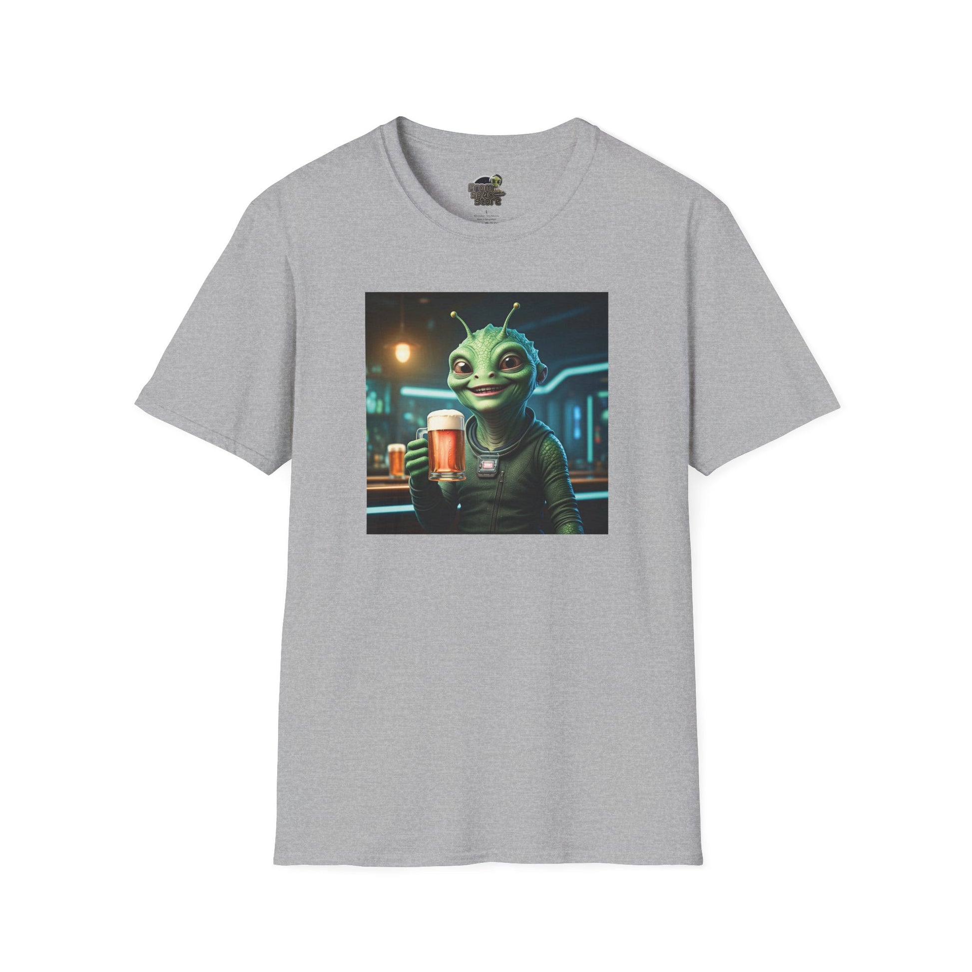 Grey Unisex alien woman t-shirt with Beer at the pub