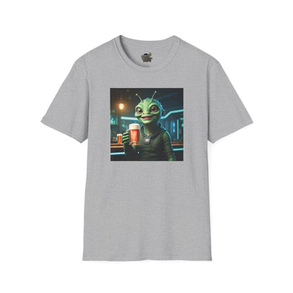 Grey Unisex alien woman t-shirt with Beer at the pub